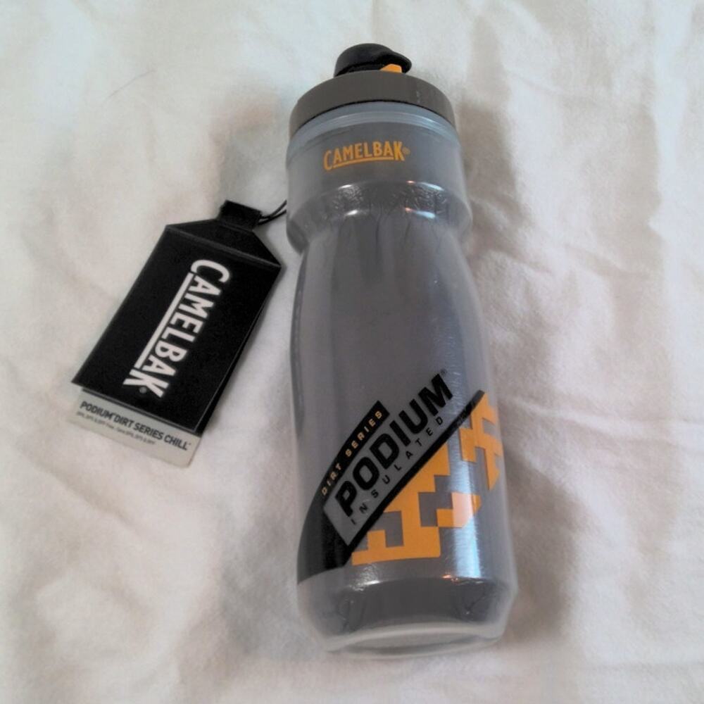 NWT CamelBak Podium Dirt Series Chill Insulated Water Bottle 210z Gray/Orange